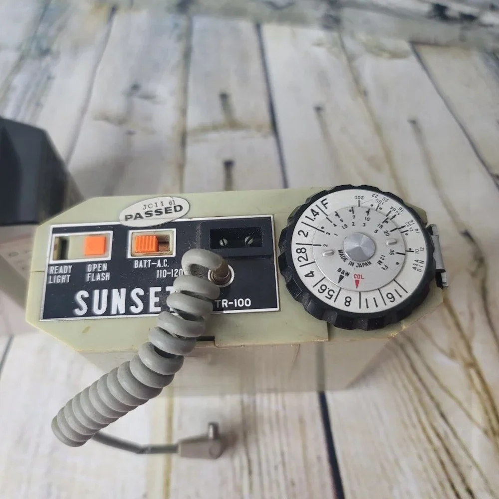 Vtg Polaroid Exposure Meter PR23A Wink Light and Sunset TR100 Meter 3 Untested